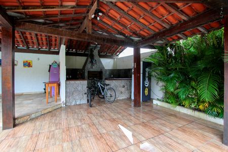 Casa à venda com 583m², 4 quartos e 3 vagasChurrasqueira