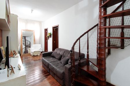 Casa à venda com 583m², 4 quartos e 3 vagasSala intima