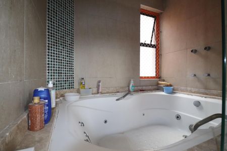 Apartamento à venda com 165m², 3 quartos e 2 vagasBanheiro da Suíte