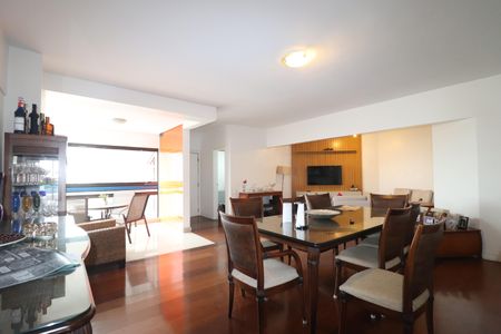 Apartamento à venda com 165m², 3 quartos e 2 vagasSala