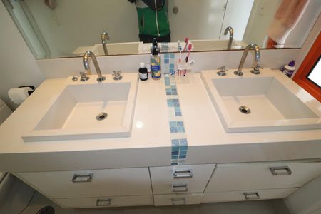 Apartamento à venda com 165m², 3 quartos e 2 vagasBanheiro Social