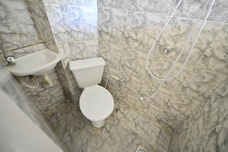 Studio para alugar com 15m², 1 quarto e sem vaga Studio para alugar com 15m², 1 quarto e sem vagaBanheiro