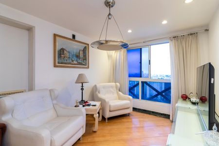 Apartamento à venda com 70m², 1 quarto e 2 vagas Apartamento à venda com 70m², 1 quarto e 2 vagasSala