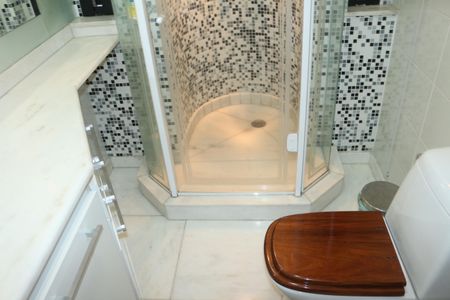 Apartamento à venda com 220m², 4 quartos e 3 vagasBanheiro da Suíte 1