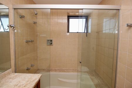 Apartamento à venda com 189m², 3 quartos e 3 vagasBanheiro da Suíte