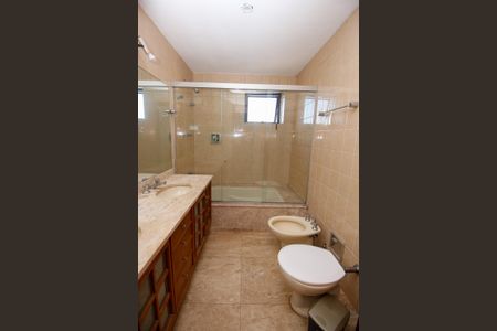 Apartamento à venda com 189m², 3 quartos e 3 vagasBanheiro da Suíte