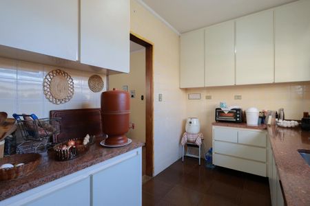 Casa à venda com 250m², 3 quartos e 5 vagas Casa à venda com 250m², 3 quartos e 5 vagasCozinha