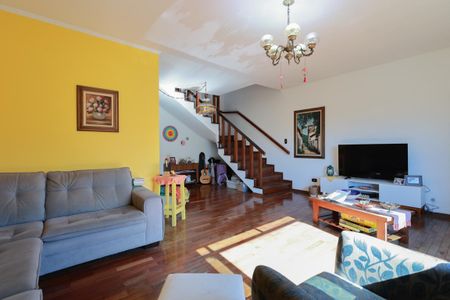 Casa à venda com 250m², 3 quartos e 5 vagas Casa à venda com 250m², 3 quartos e 5 vagasSala