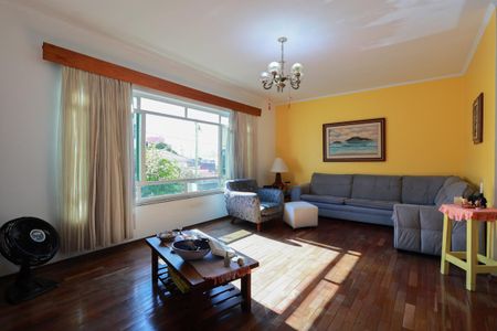 Casa à venda com 250m², 3 quartos e 5 vagas Casa à venda com 250m², 3 quartos e 5 vagasSala