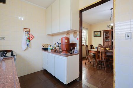 Casa à venda com 250m², 3 quartos e 5 vagas Casa à venda com 250m², 3 quartos e 5 vagasCozinha