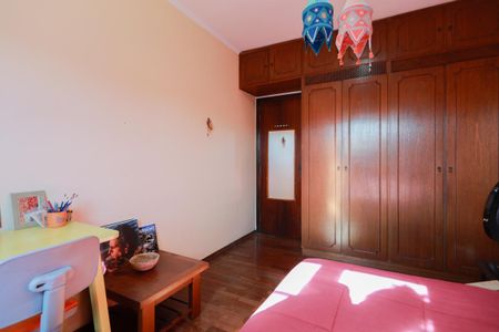 Casa à venda com 250m², 3 quartos e 5 vagas Casa à venda com 250m², 3 quartos e 5 vagasQuarto 2