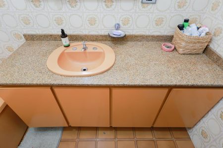 Casa à venda com 250m², 3 quartos e 5 vagas Casa à venda com 250m², 3 quartos e 5 vagasBanheiro social