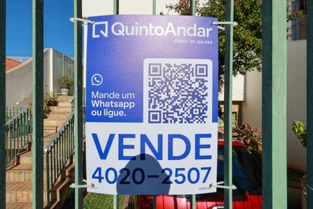Casa à venda com 250m², 3 quartos e 5 vagas Casa à venda com 250m², 3 quartos e 5 vagasPlaquinha