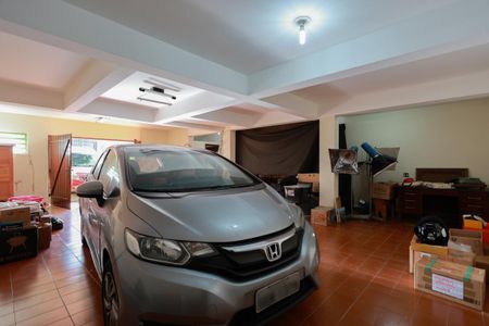 Casa à venda com 250m², 3 quartos e 5 vagas Casa à venda com 250m², 3 quartos e 5 vagasGaragem