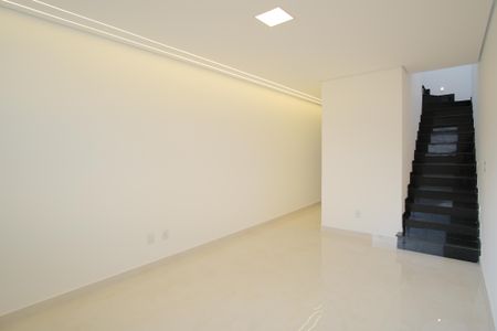 Casa à venda com 140m², 3 quartos e 4 vagasSala