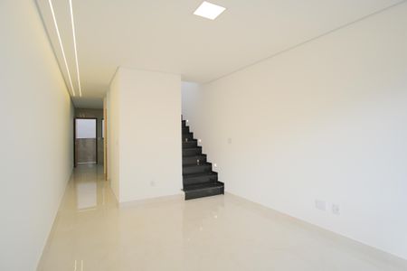 Casa à venda com 140m², 3 quartos e 4 vagasSala