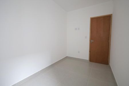 Apartamento à venda com 100m², 2 quartos e 2 vagasQuarto 