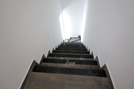 Apartamento à venda com 98m², 2 quartos e 2 vagasEscada