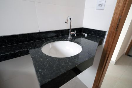 Apartamento à venda com 100m², 2 quartos e 2 vagasBanheiro da Suíte