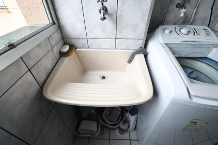 Apartamento à venda com 60m², 3 quartos e 1 vaga Apartamento à venda com 60m², 3 quartos e 1 vagaLavanderia