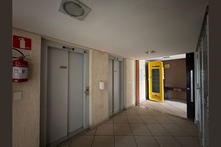 Apartamento à venda com 60m², 3 quartos e 1 vaga Apartamento à venda com 60m², 3 quartos e 1 vagaHall social