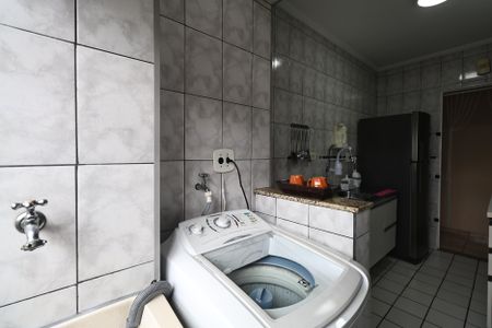 Apartamento à venda com 60m², 3 quartos e 1 vaga Apartamento à venda com 60m², 3 quartos e 1 vagaLavanderia