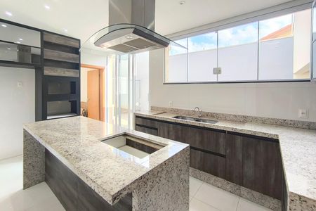 Casa à venda com 178m², 3 quartos e 4 vagasCozinha