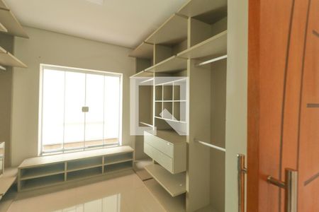 Casa à venda com 178m², 3 quartos e 4 vagasSuíte 2 Edícula