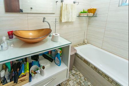 Casa à venda com 280m², 3 quartos e 2 vagasBanheiro