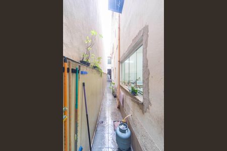 Casa à venda com 280m², 3 quartos e 2 vagasCorredor Externo