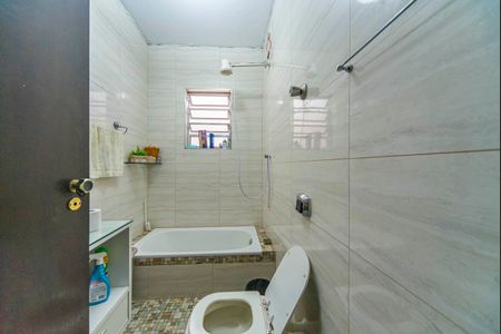 Casa à venda com 280m², 3 quartos e 2 vagasBanheiro