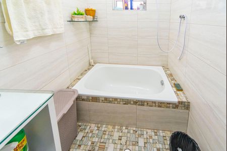 Casa à venda com 280m², 3 quartos e 2 vagasBanheiro