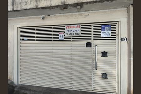 Casa para alugar com 272m², 2 quartos e 3 vagas Casa para alugar com 272m², 2 quartos e 3 vagasFachada