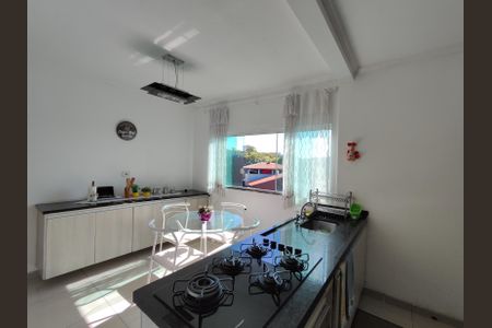 Casa para alugar com 272m², 2 quartos e 3 vagas Casa para alugar com 272m², 2 quartos e 3 vagasCozinha