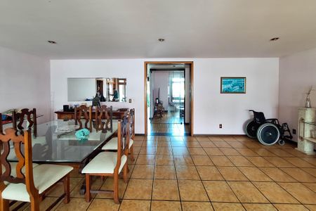 Casa à venda com 498m², 5 quartos e 3 vagasSala 1