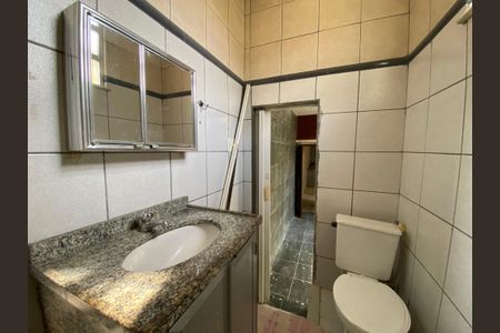 Casa à venda com 140m², 4 quartos e 2 vagasBanheiro
