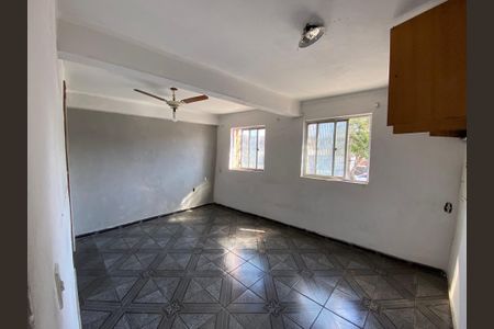 Casa à venda com 140m², 4 quartos e 2 vagasSuíte 2