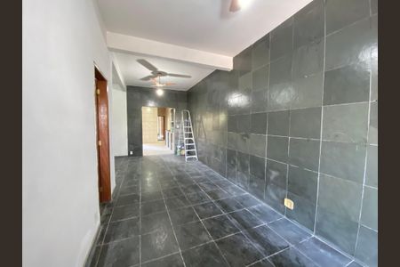 Casa à venda com 140m², 4 quartos e 2 vagasSala