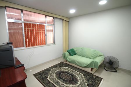 Casa à venda com 433m², 5 quartos e 3 vagasSala