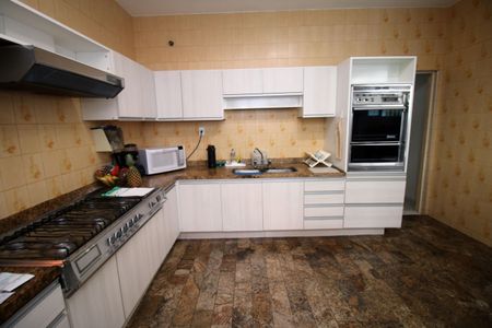 Casa à venda com 433m², 5 quartos e 3 vagasCozinha