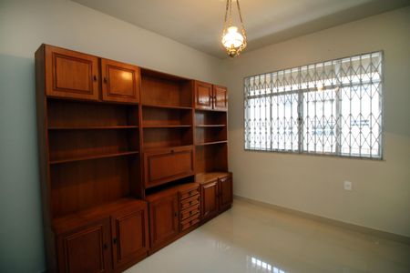 Casa à venda com 433m², 5 quartos e 3 vagasQuarto 2