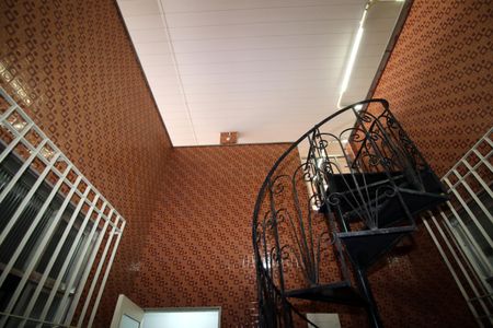 Casa à venda com 433m², 5 quartos e 3 vagasHall de ventilação e Escada