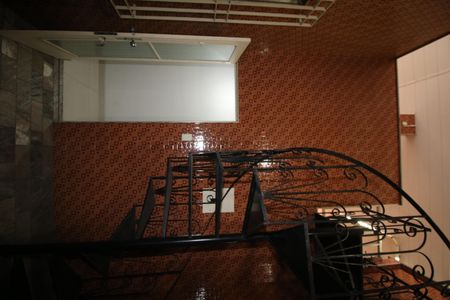 Casa à venda com 433m², 5 quartos e 3 vagasHall de ventilação e Escada