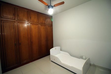 Casa à venda com 433m², 5 quartos e 3 vagasQuarto 1