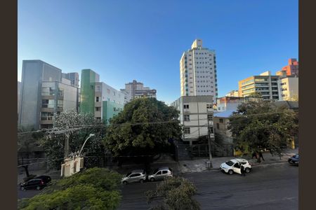 Apartamento para alugar com 140m², 4 quartos e 2 vagasVista