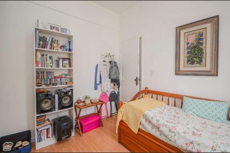 Apartamento à venda com 77m², 2 quartos e sem vaga