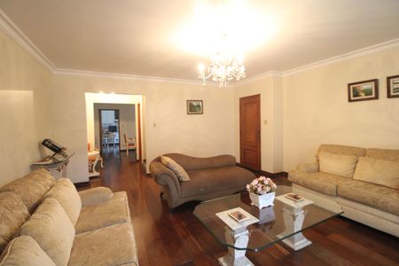 Casa para alugar com 500m², 3 quartos e 5 vagasSala