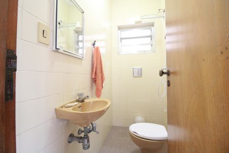 Casa para alugar com 500m², 3 quartos e 5 vagasBanheiro de Serviço