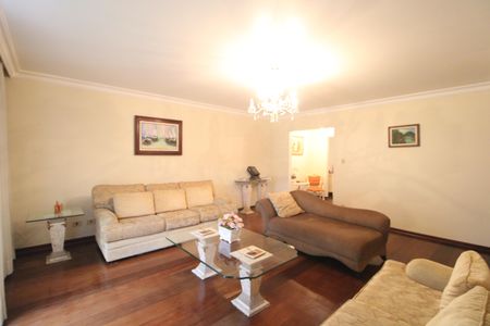 Casa para alugar com 500m², 3 quartos e 5 vagasSala