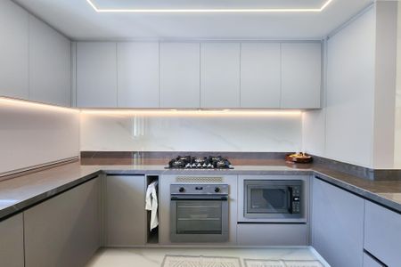 Apartamento à venda com 207m², 3 quartos e 2 vagas Apartamento à venda com 207m², 3 quartos e 2 vagasCozinha